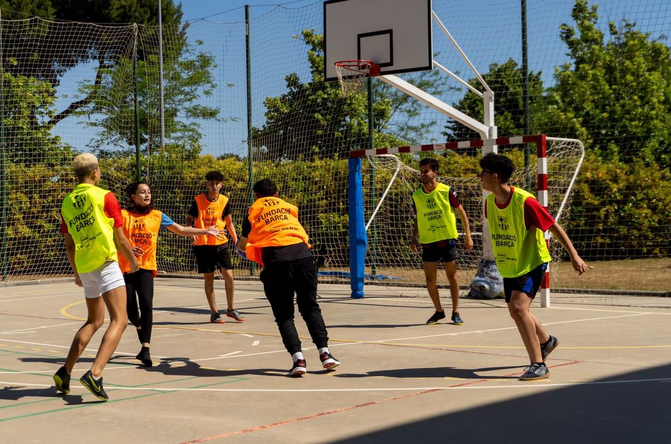 Fotografía de: Coca-Cola y el CETT se alían con otros actores privados para impulsar el talento joven con dificultades para acceder al mercado laboral con el proyecto GIRA Jóvenes | CETT